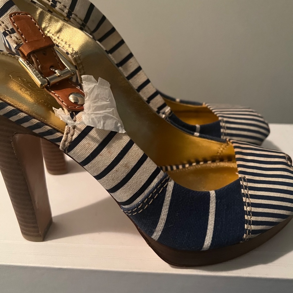 Coach 10B Blue/White